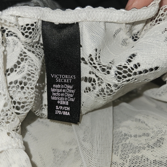 Victoria's secret lace bodysuit small - Picture 5 of 5